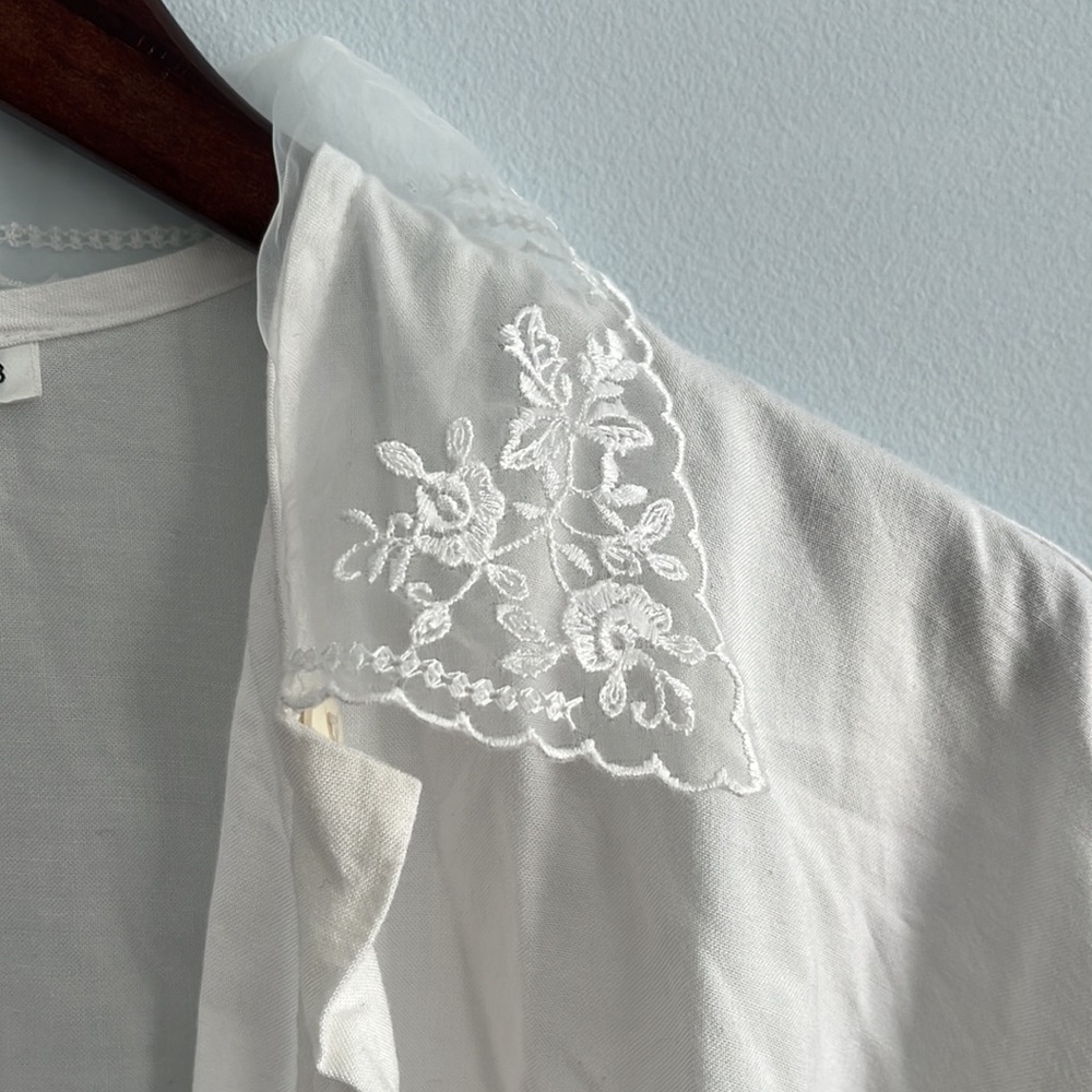 White Button Down Top Lace Collar - image 1